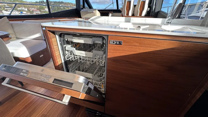 S72515 Yacht Photos Pics 