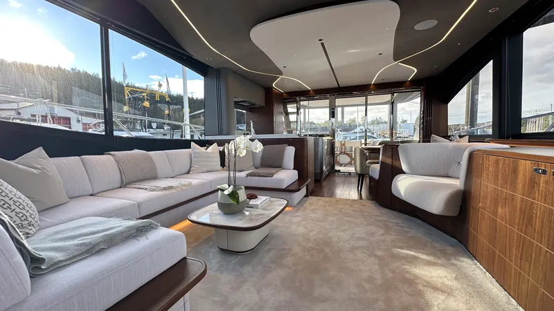 S72515 Yacht Photos Pics 