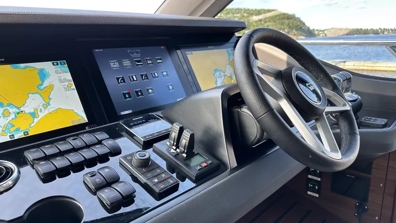 S72515 Yacht Photos Pics 