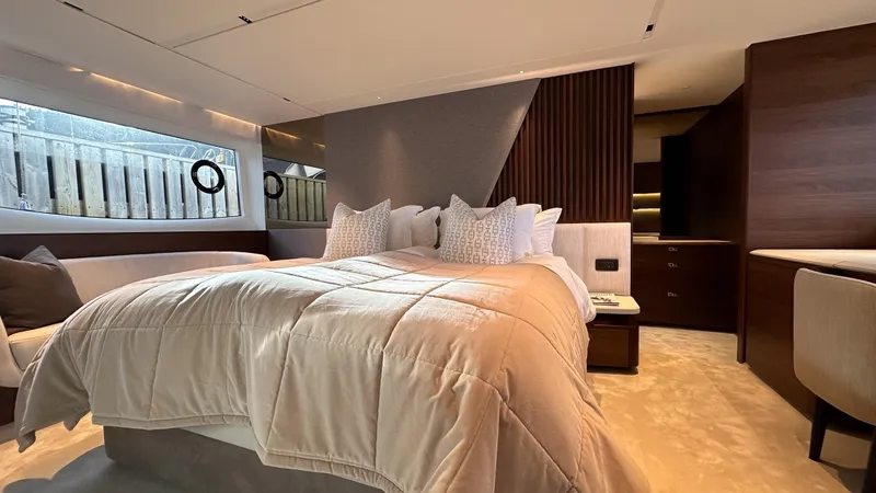 S72515 Yacht Photos Pics 