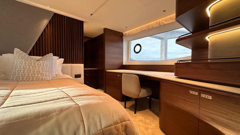 S72515 Yacht Photos Pics 