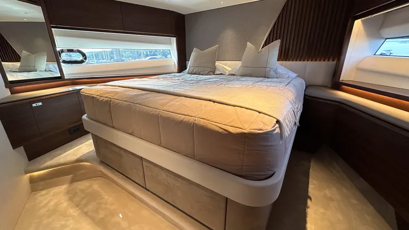 S72515 Yacht Photos Pics 