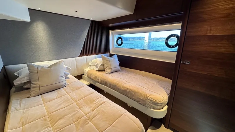 S72515 Yacht Photos Pics 