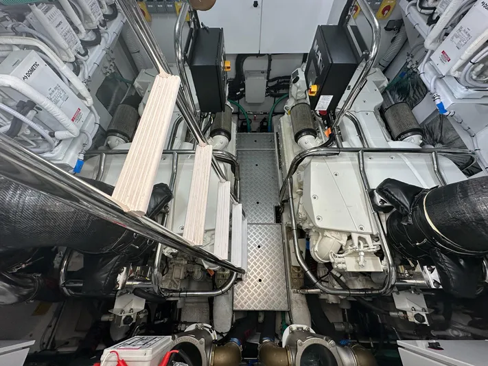 S72515 Yacht Photos Pics 