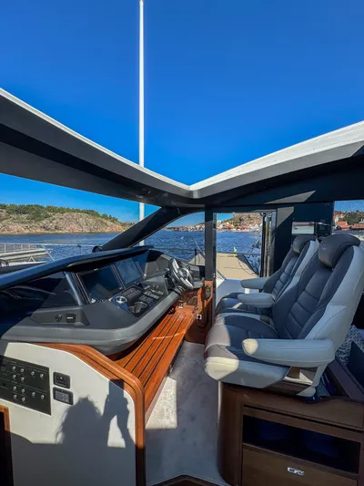 S72515 Yacht Photos Pics 