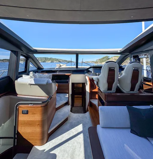 S72515 Yacht Photos Pics 