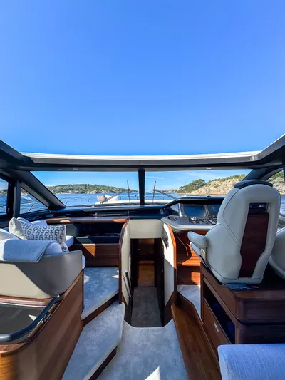 S72515 Yacht Photos Pics 