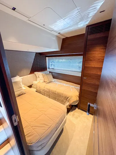 S72515 Yacht Photos Pics 