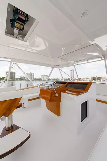 Ship's Cafe Yacht Photos Pics Luxurious cockpit of a 1987 Custom Carolina Merritt yacht.