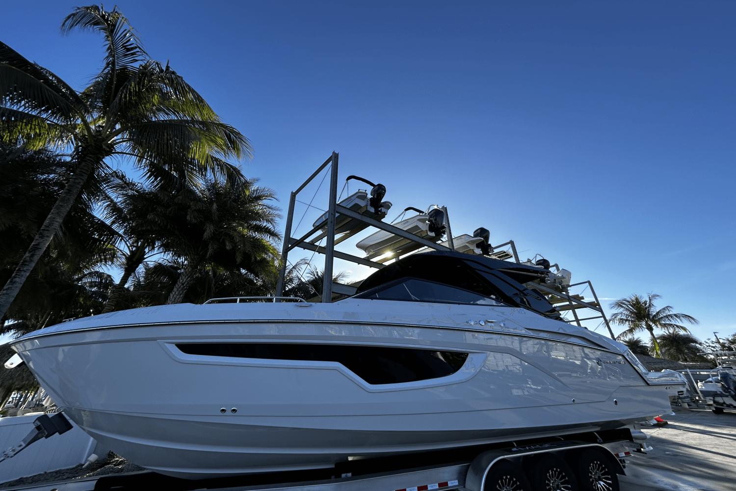 2024 Cruisers Yachts 34 GLS South Beach Outboard Cruiser for sale ...