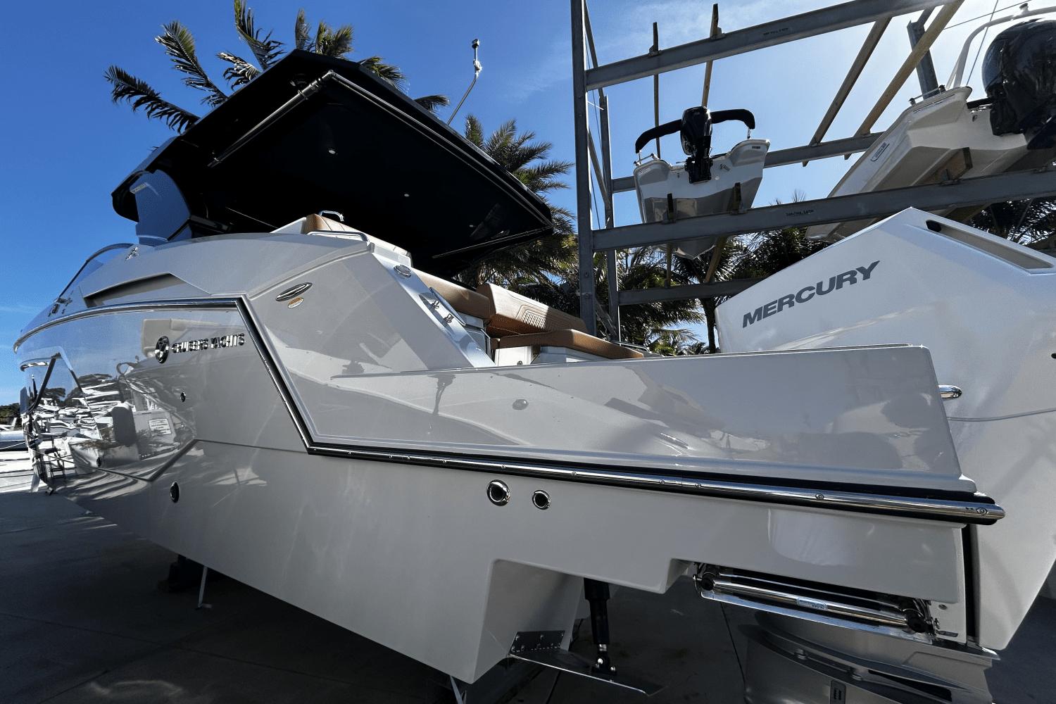 2024 Cruisers Yachts 34 GLS South Beach Outboard Cruiser for sale ...