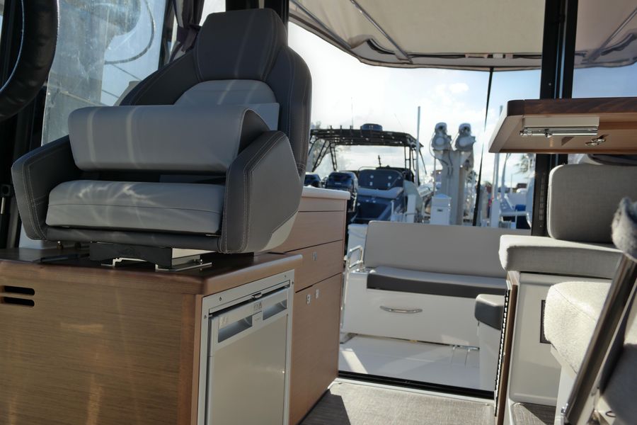 2020 Jeanneau NC 895