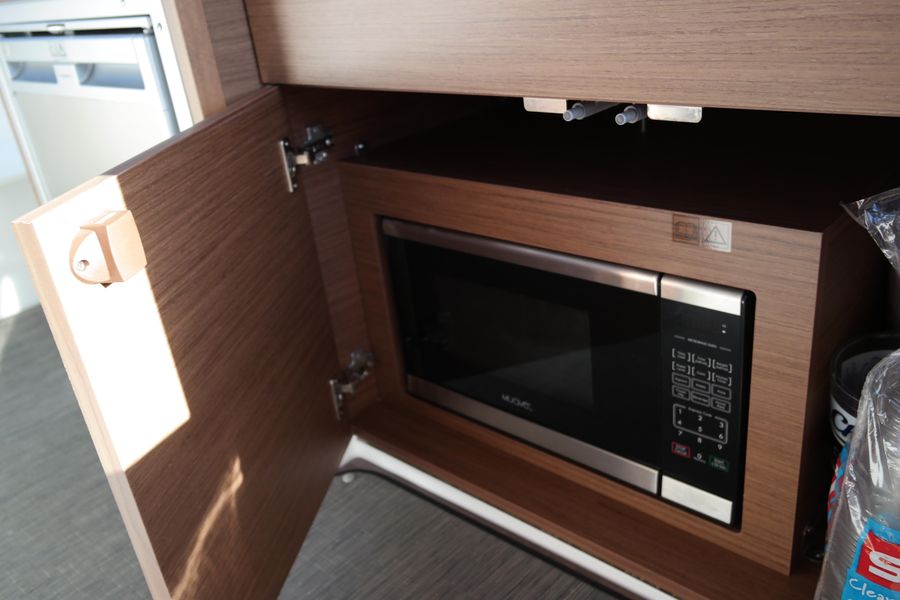 2020 Jeanneau NC 895