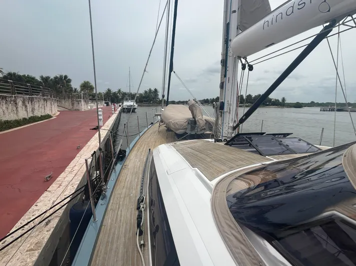 Hindsight Yacht Photos Pics 