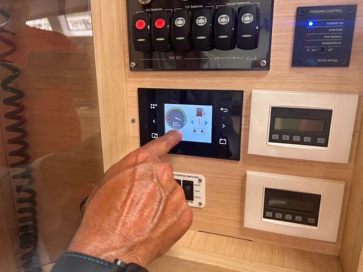 Hindsight Yacht Photos Pics 