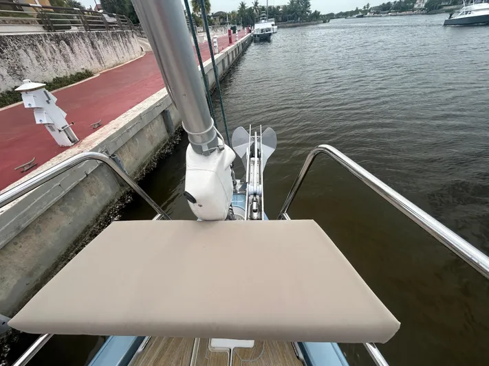 Hindsight Yacht Photos Pics 