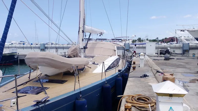 Hindsight Yacht Photos Pics NEW DINGY