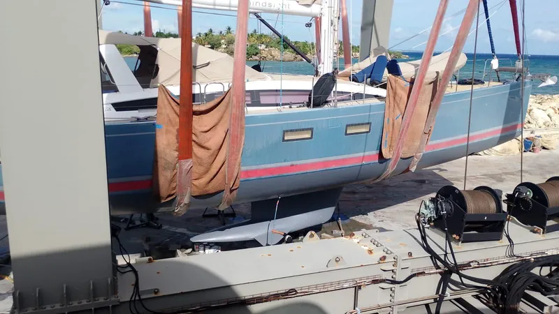 Hindsight Yacht Photos Pics 