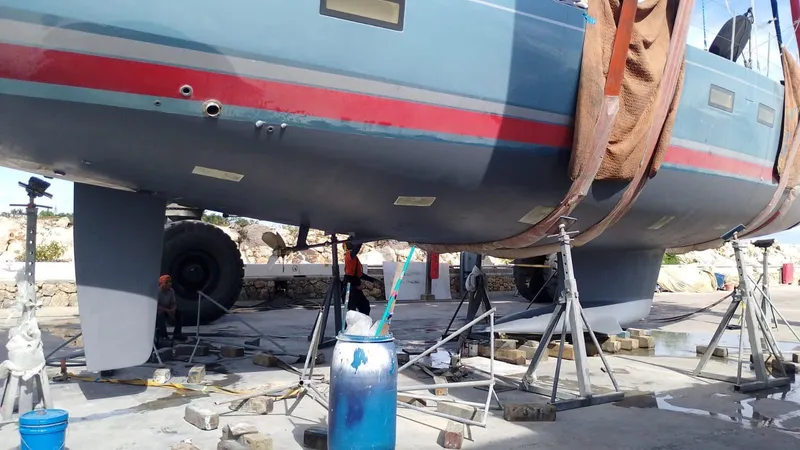 Hindsight Yacht Photos Pics 