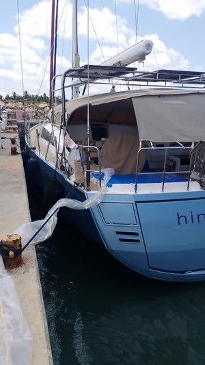 Hindsight Yacht Photos Pics 