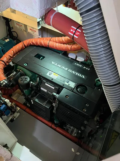 Hindsight Yacht Photos Pics 