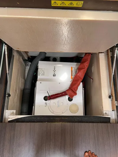 Hindsight Yacht Photos Pics 