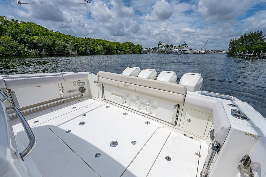 2016 Boston Whaler 420 Outrage