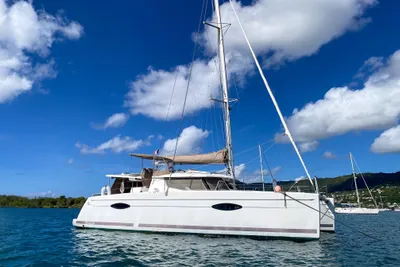 2013 Fountaine Pajot Helia 44
