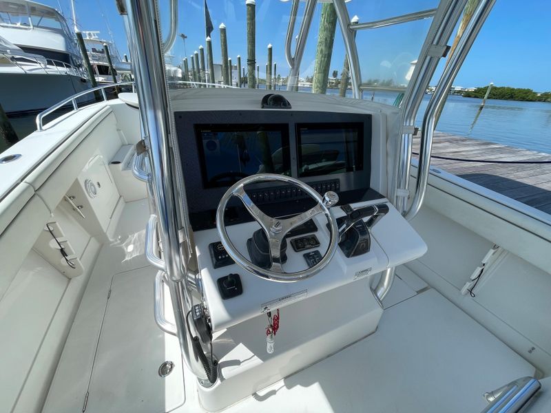 2014 Jupiter 38 Center Console