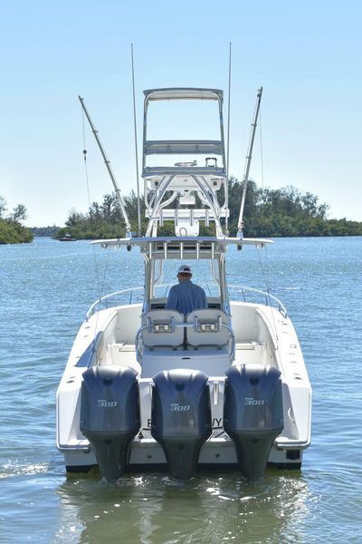 2014 Jupiter 38 Center Console