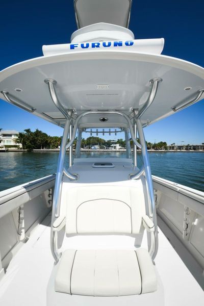 2014 Jupiter 38 Center Console