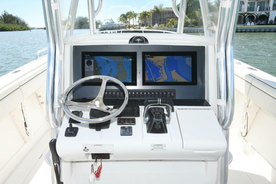 2014 Jupiter 38 Center Console