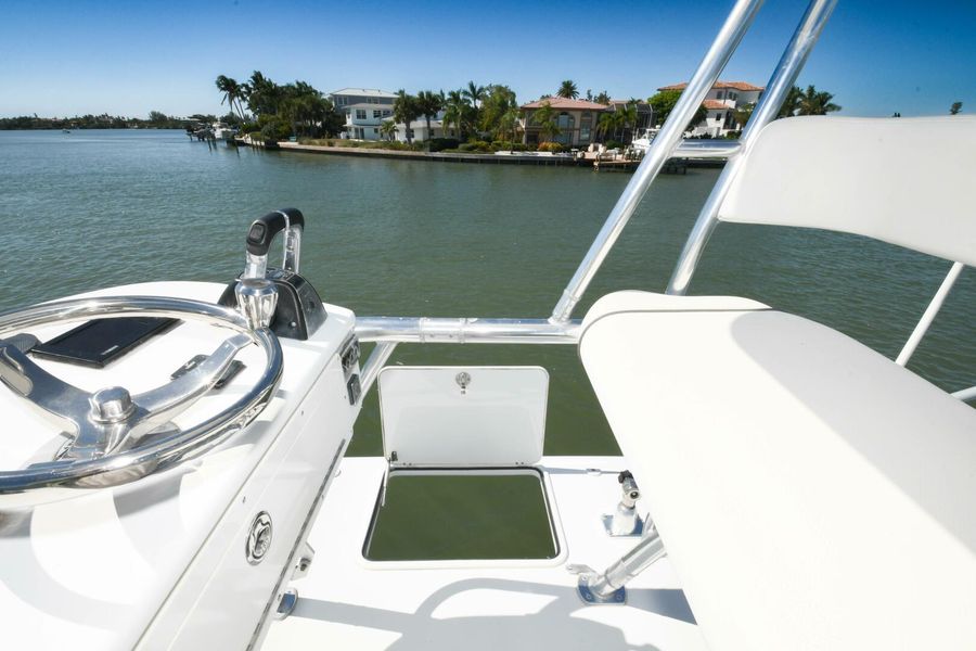 2014 Jupiter 38 Center Console