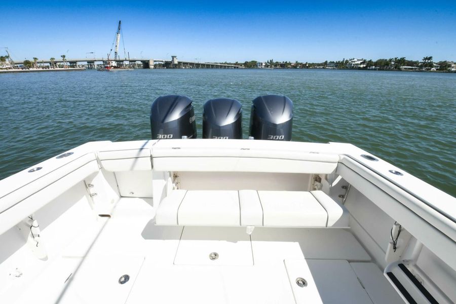 2014 Jupiter 38 Center Console