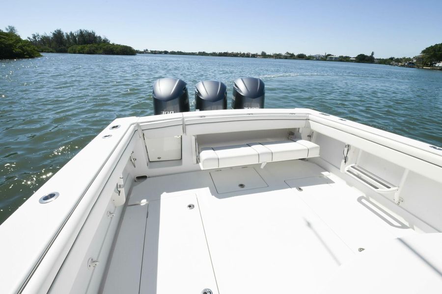 2014 Jupiter 38 Center Console