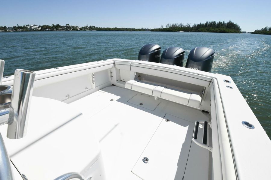 2014 Jupiter 38 Center Console