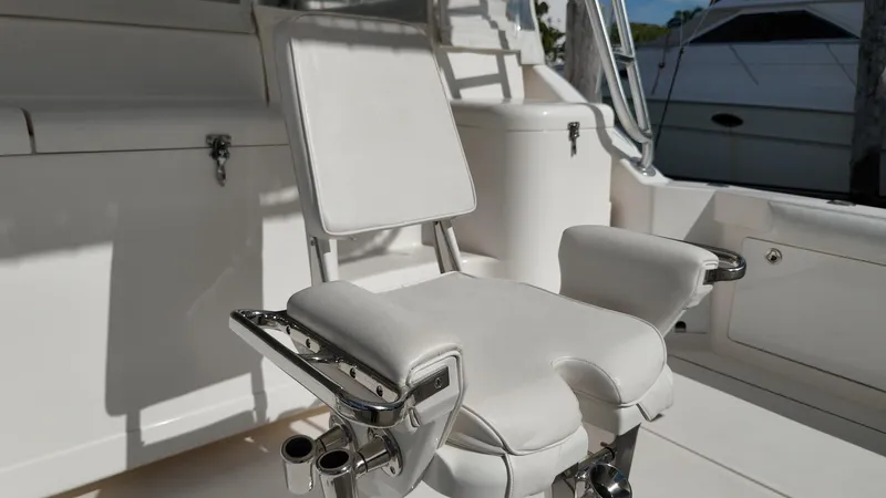 Siboney Yacht Photos Pics Luxurious seating on a 2004 Cabo 40 Express yacht.