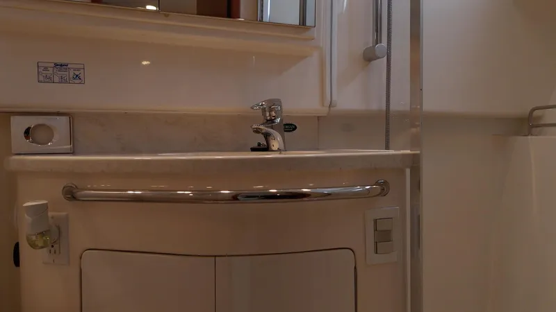 Siboney Yacht Photos Pics Bathroom in 2004 Cabo 40 Express boat.