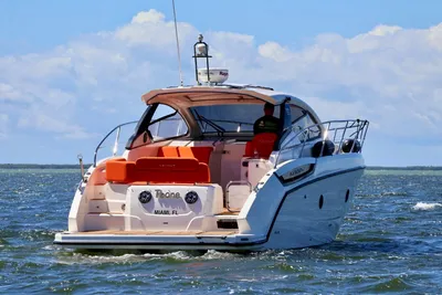 Azimut 38