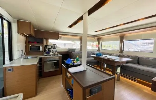 Lone Star Lagoon Yacht Photos Pics Galley