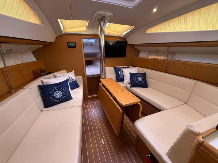 Spark Yacht Photos Pics 