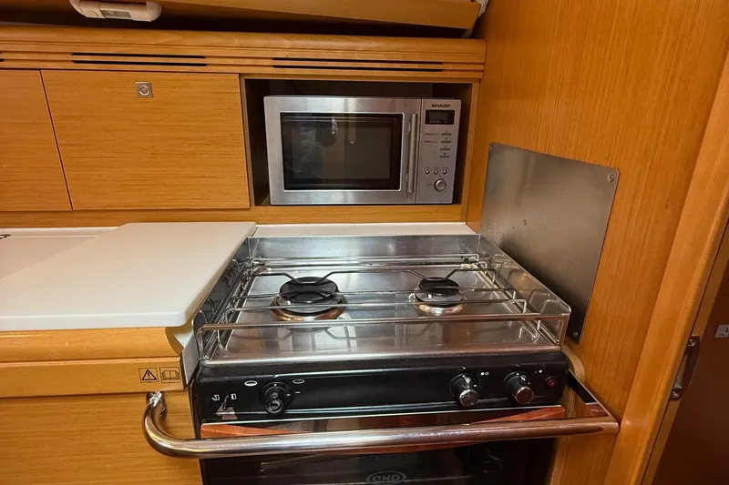 Spark Yacht Photos Pics 