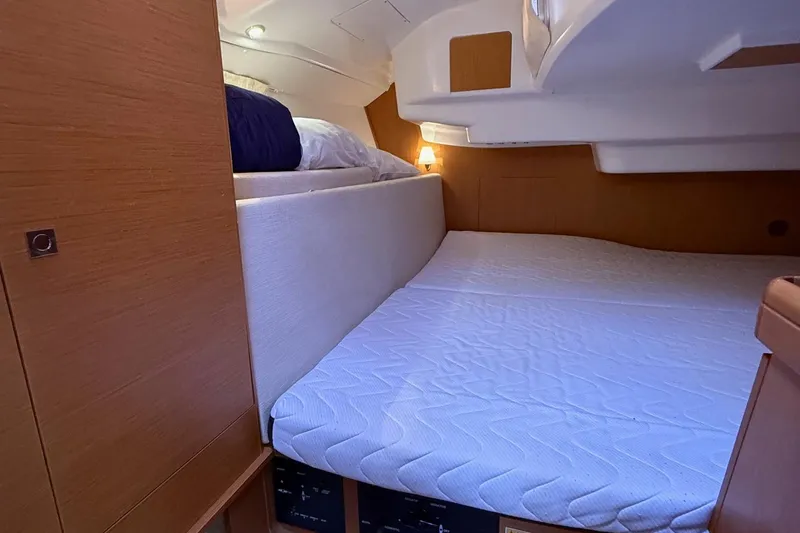 Spark Yacht Photos Pics 