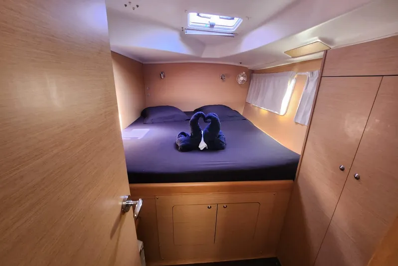 Arcane Yacht Photos Pics Lagoon 380 - Arcane - Cabine