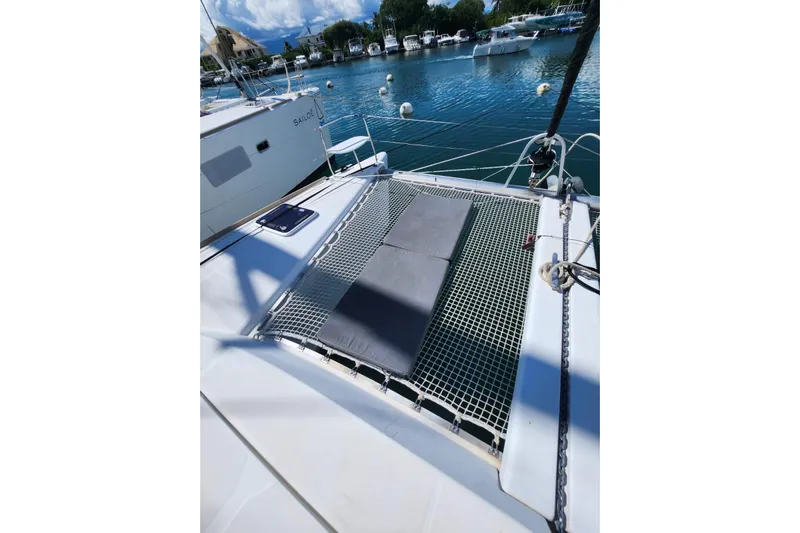 Arcane Yacht Photos Pics Lagoon 380 - Arcane - Filet Babord