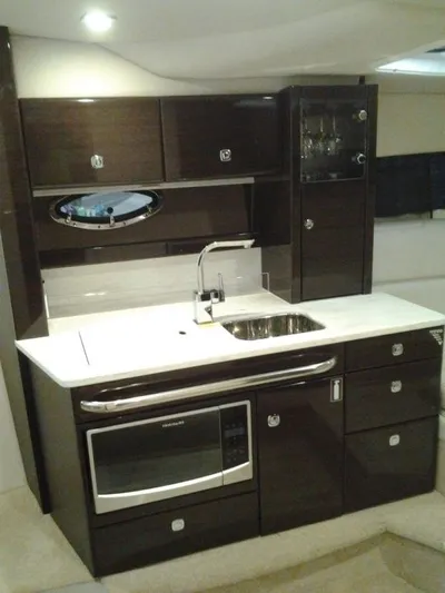 Lucky Yacht Photos Pics Interior of 2018 Formula 370 Super Sport yacht kitchen.