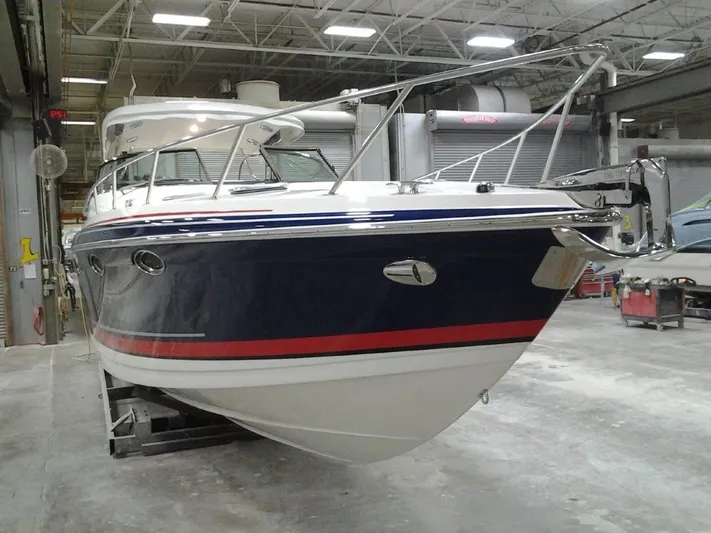 Lucky Yacht Photos Pics 2018 Formula 370 Super Sport boat in a workshop.