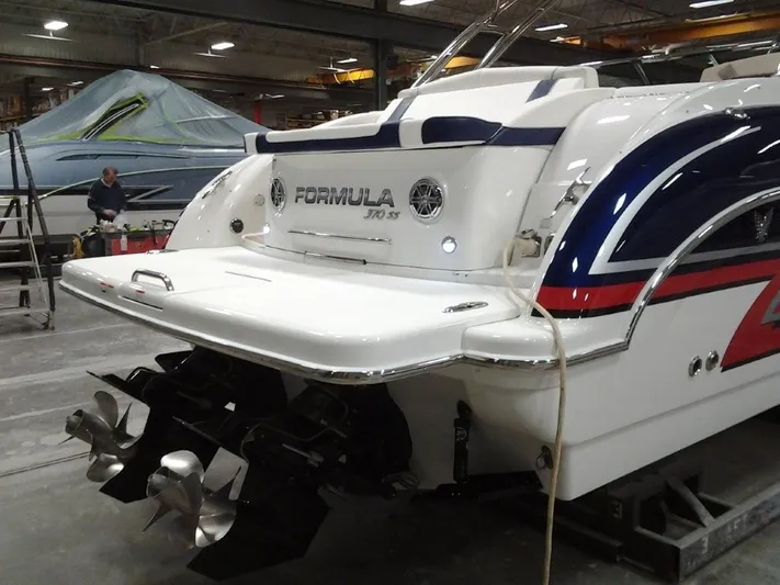 Lucky Yacht Photos Pics 2018 Formula 370 Super Sport boat in warehouse.