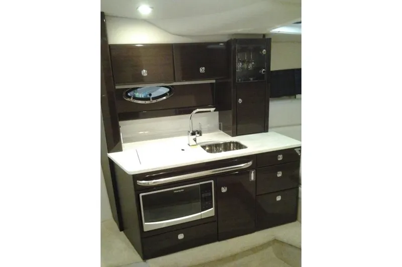 Lucky Yacht Photos Pics Interior of 2018 Formula 370 Super Sport yacht kitchen.