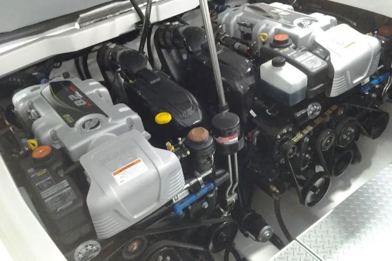 Lucky Yacht Photos Pics 